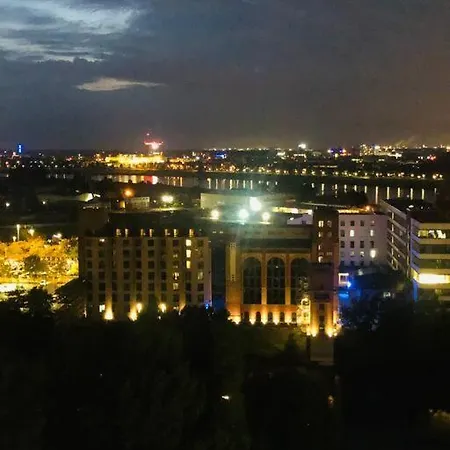 Lux 2bd W/ Rooftop Terrace And Rhine Views! * Dusseldorf